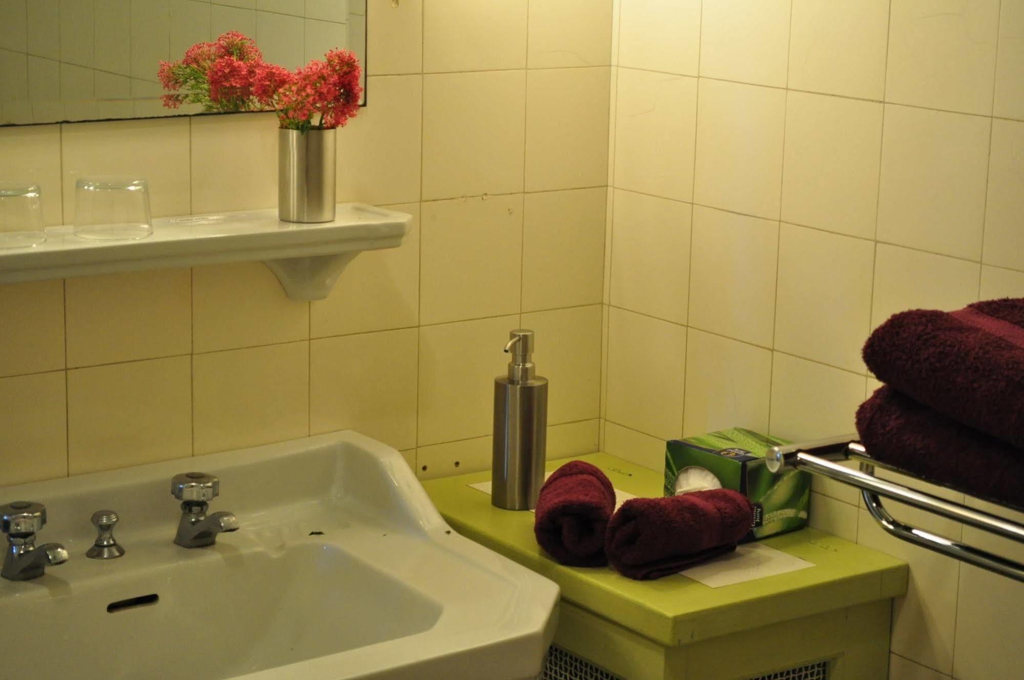 Apostrophe Chambres D'Hotes Montolieu エクステリア 写真